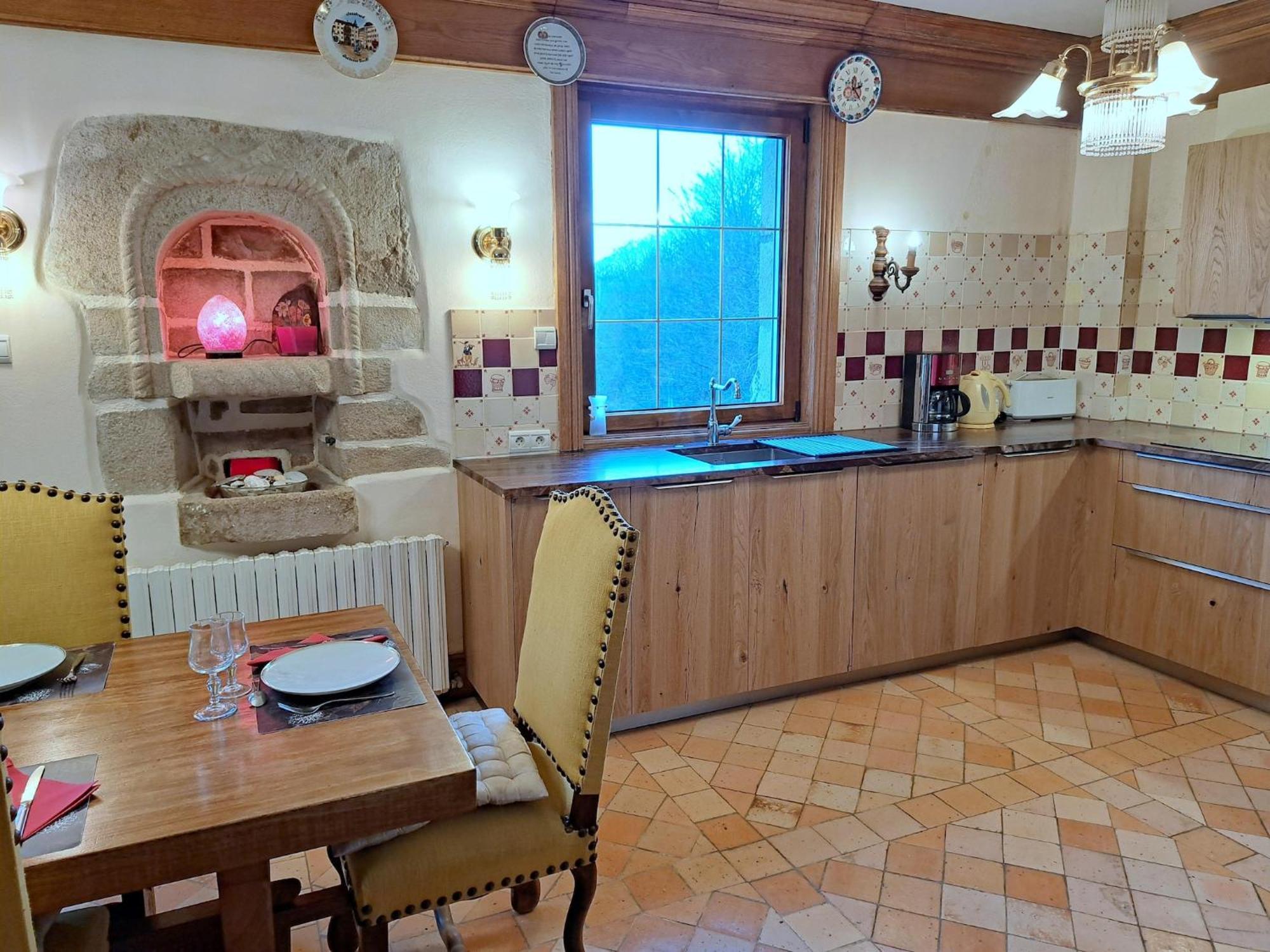 Вилла Breton Granite Stone House With Fantastic Sea Views Сен-Поль-де-Леон Экстерьер фото